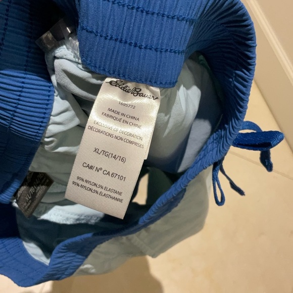 Eddie Bauer swim shorts🦜 - Picture 4 of 4